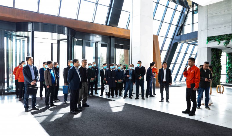 <b>中國工程院院士，吳忠儀表黨委書記、董事長馬玉山一行蒞臨寧夏鋼鐵集團參觀</b>