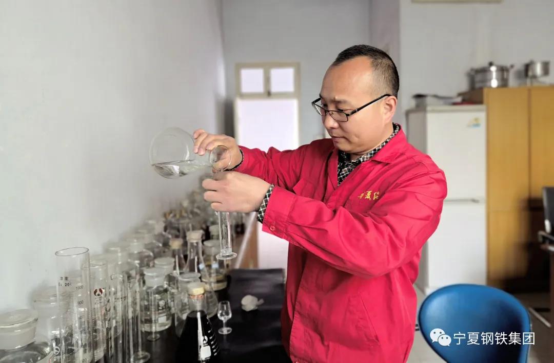 23年“以酒為伴，因酒結(jié)緣”的寧夏紅老羅